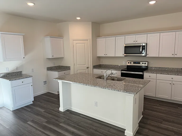 219 Savannah Way — Photo 10