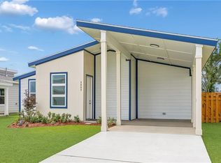 2805 Live Oak Dr, Terrytown, LA 70056