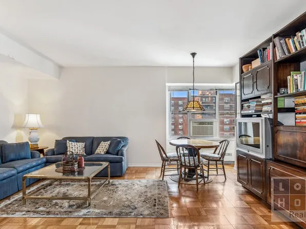 477 Fdr Drive image 1 of 9