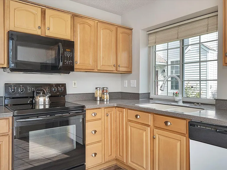 6226 Oakglen Dr — Photo 17
