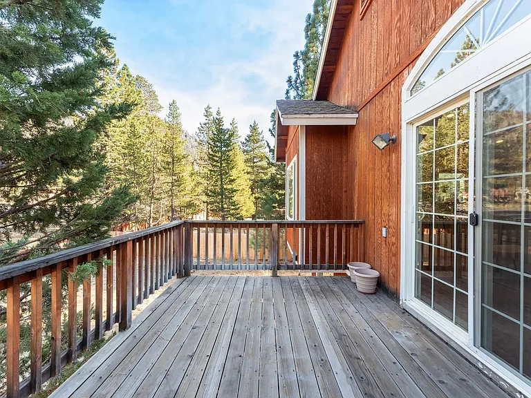 2239 Blitzen Rd — Photo 16