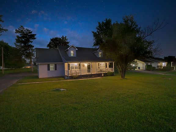 2nd image of 1304 Fairfield Pike