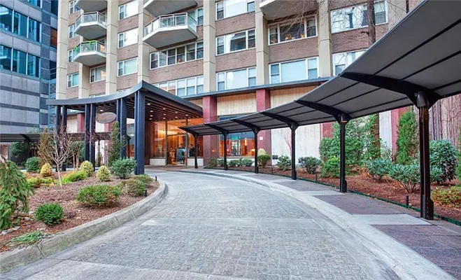 Sold by Qwest Residential Downtown LLC | media 14