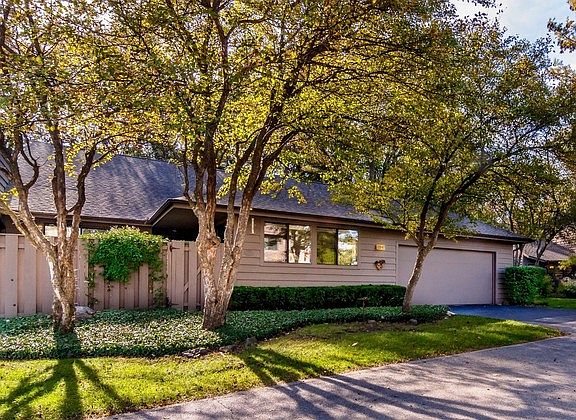 2nd image of 56 Lakewood Cir