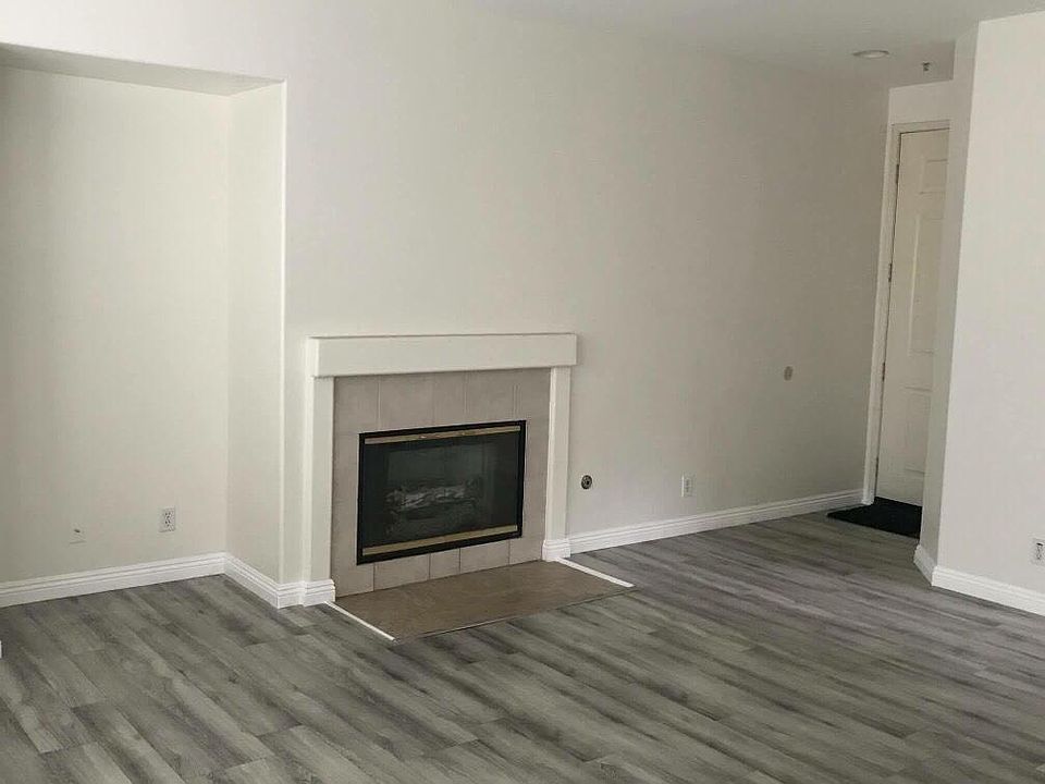 2nd image of 11771 Summerglen Cir