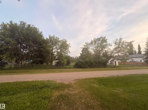 5011 49th Ave, Westlock County, AB T0G 1H0