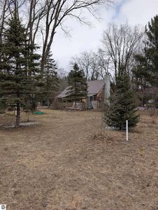 184 Yellow Pine Cir, Cadillac, MI, 49601