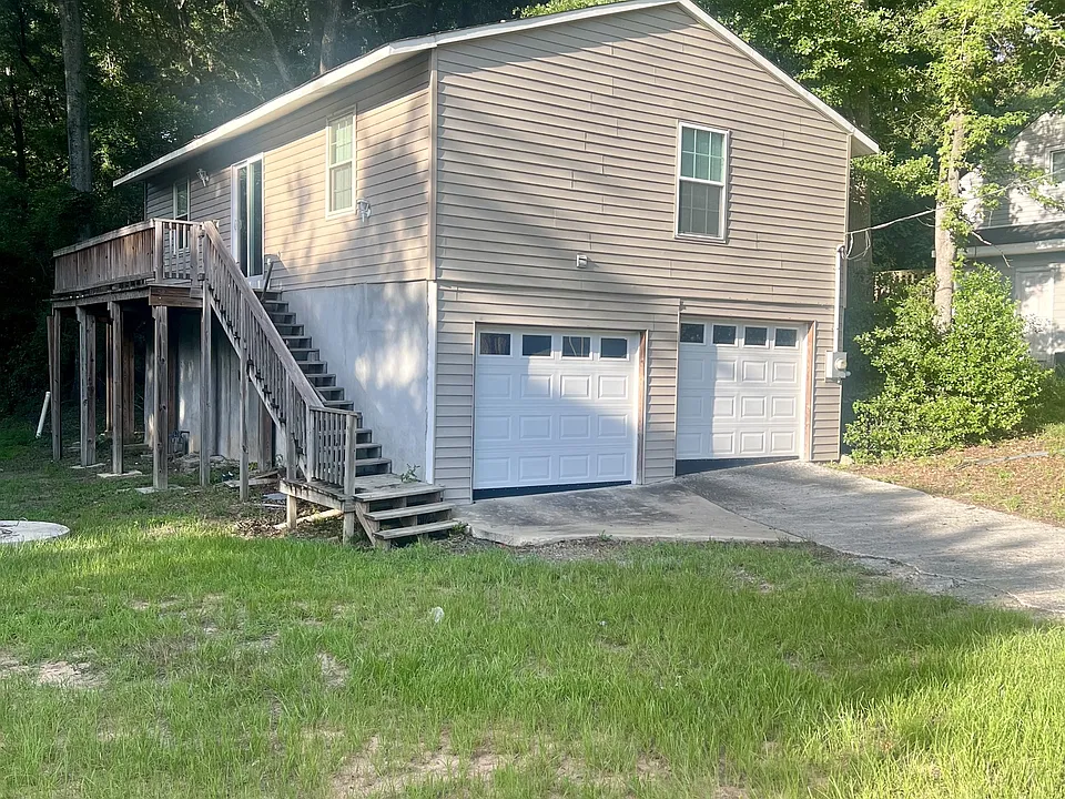 1097 Tucker Rd