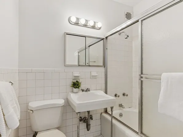 300 East 74th Street image 10 of 11