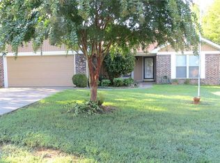 907 Harrell St, Alma, AR 72921