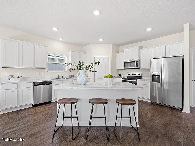 2555 Oak Stream Dr — Photo 4