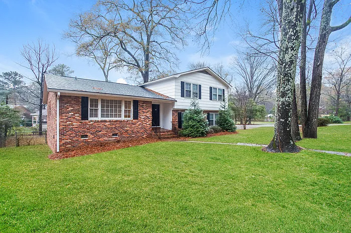 455 Brookshire Dr — Photo 4