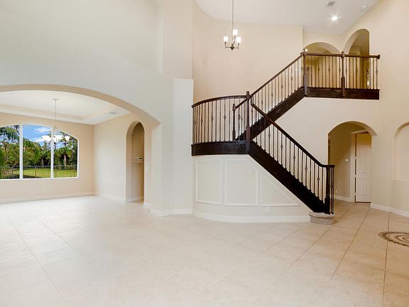 3rd image of 10794 Oak Meadow Ln