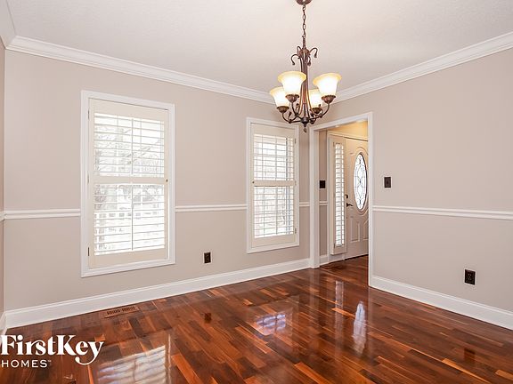 4th image of 120 Hunters Pointe Dr