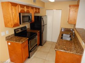12560 Equestrian Cir, Fort Myers, FL
