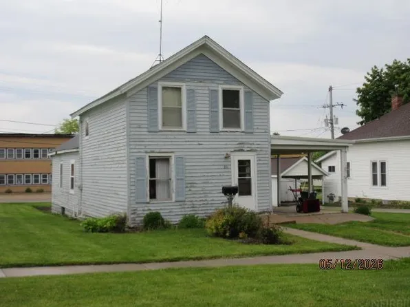 216 W Grand St, Monticello, IA 52310