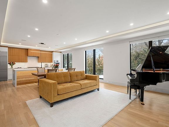 2nd image of 1242-1244 Beacon St