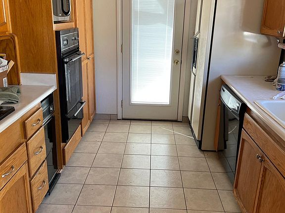 2nd image of 10279 Saranac St