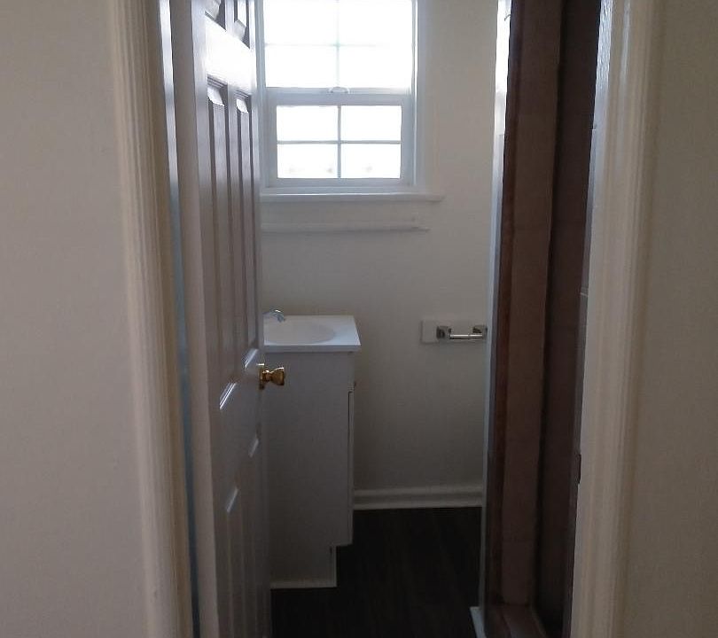 2nd image of 1049 W 101st St
