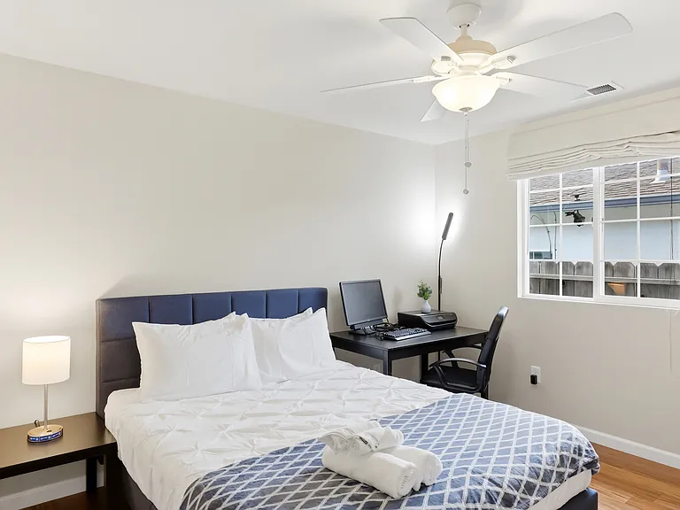 609 Stanford Ave — Photo 52