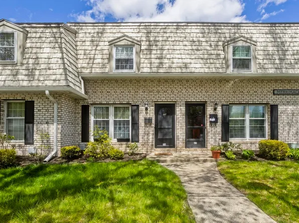 70 Corey Colonial, Agawam, MA 01001