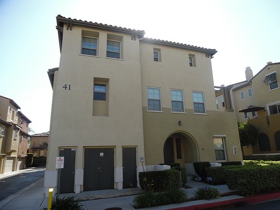 2nd image of 323 Bishop Dr