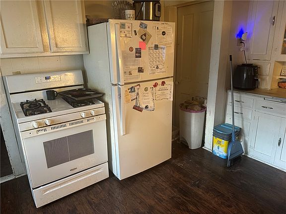 2nd image of 124 W Central St