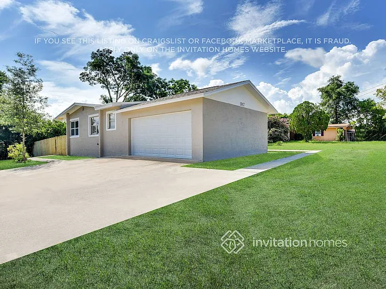 1917 N Powers Dr — Photo 2