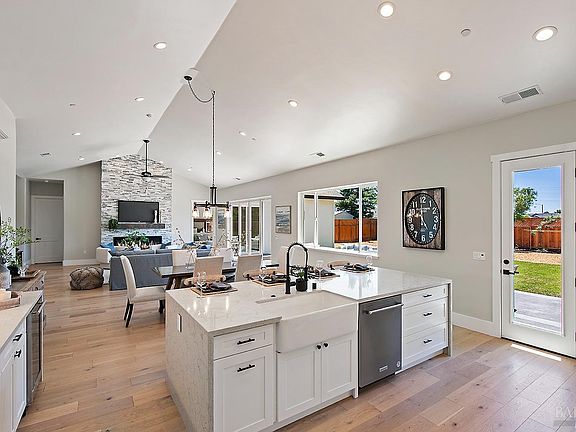 5th image of 4709 Lambert Drive