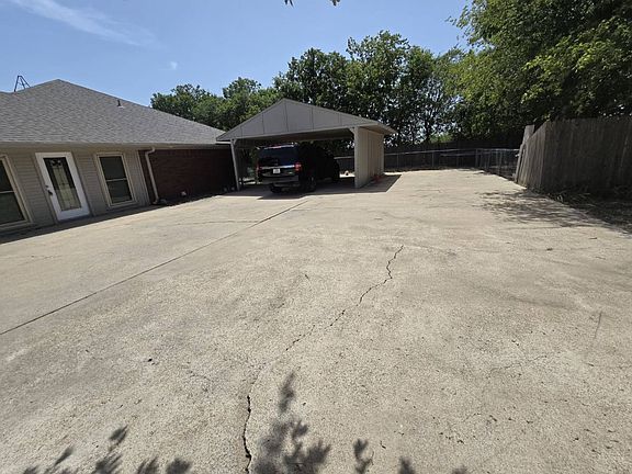 2nd image of 301 El Chico Trl