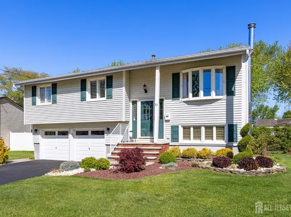 17 Arden Rd, Old Bridge, NJ 08857