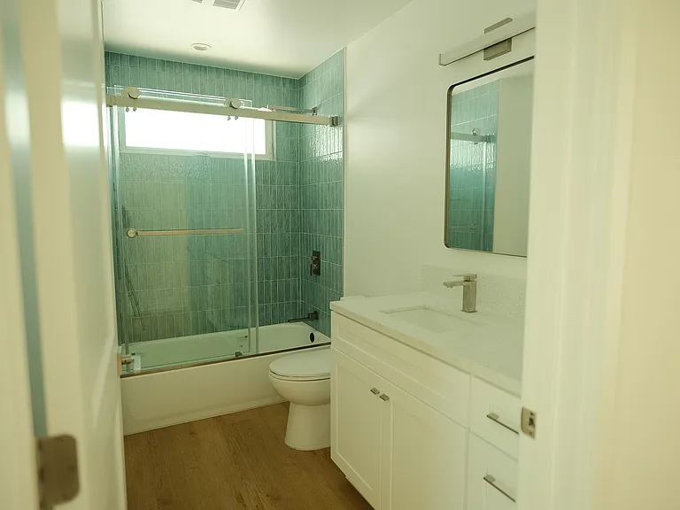 4313 1/2 Kenwood Ave — Photo 11