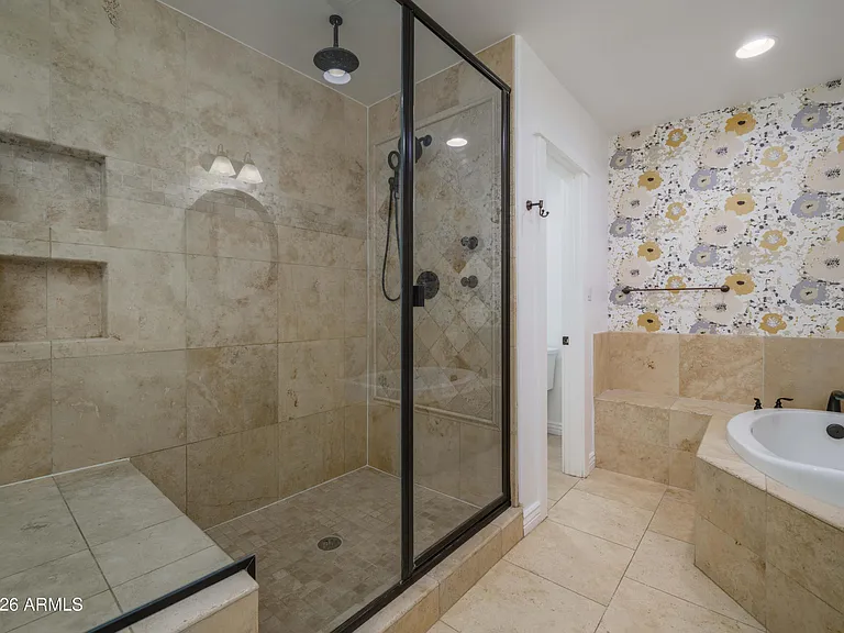 121 W Orchid Ln — Photo 38