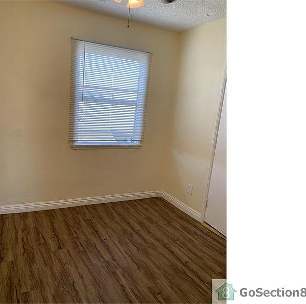 2nd image of 1016 W 109th Pl APT 6