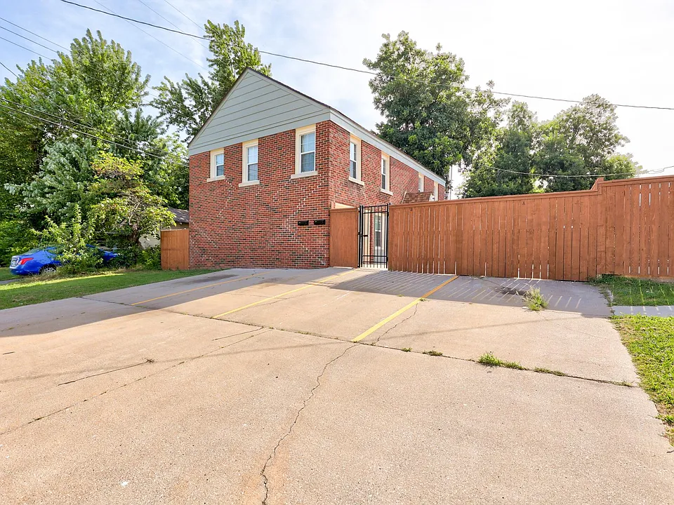 2010 N McKinley Ave #2010