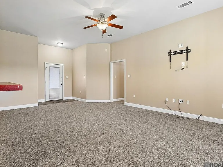 11176 Merlo Dr — Photo 2