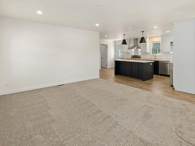 1201 S Chestnut St — Photo 11