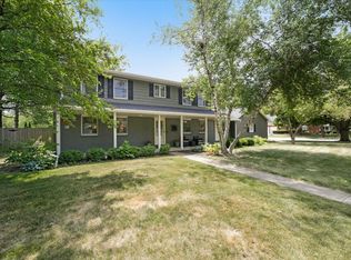 1103 Wilshire Ct, Champaign, IL