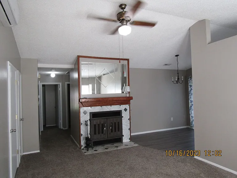 1256 Eaglewood Dr — Photo 4