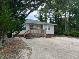 922 Whitecaps Ln, Carolina Beach, NC 28428