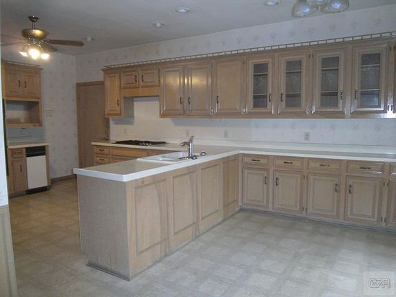 5th image of 2825 51st St