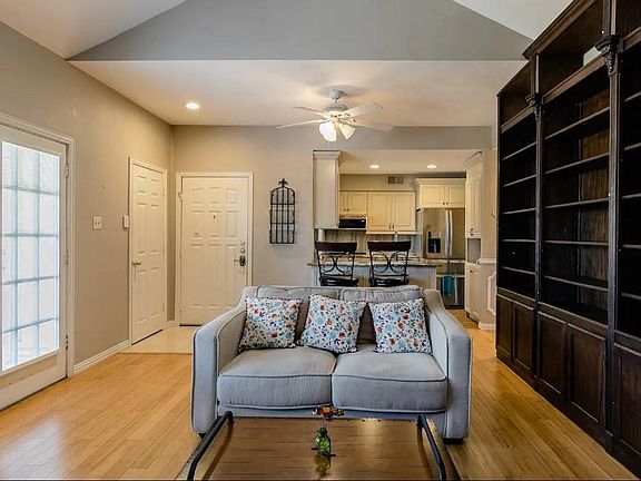 4th image of 3140 Devonshire Dr APT 235