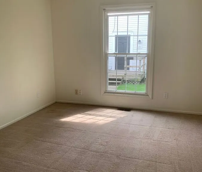 30 Potomac Ln — Photo 5