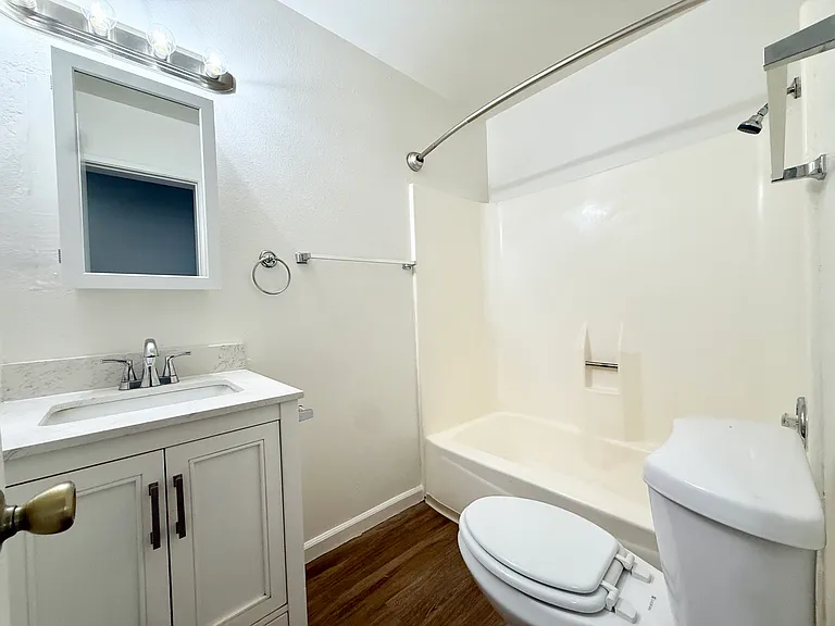 2350 Sea Breeze Dr — Photo 14