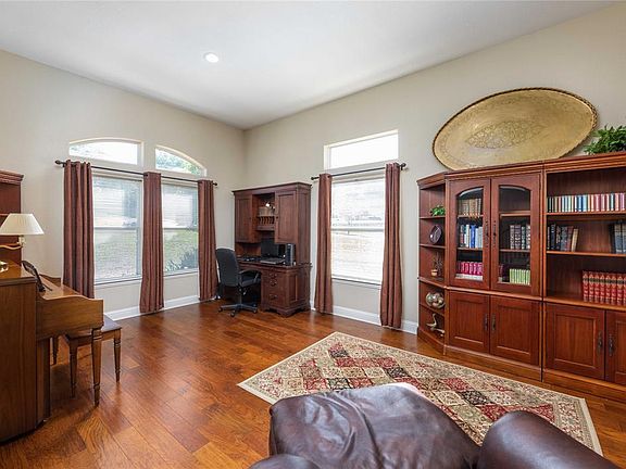 5th image of 7521 Gleneagles Way