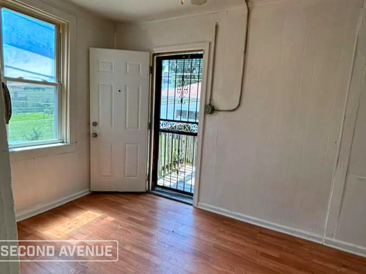 4 bed, 2.0 bath, 1900 sqft, $1,569 — Photo 2