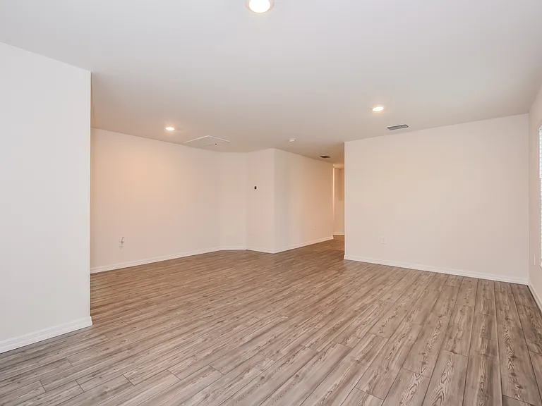 189 Blackstone Dr — Photo 4