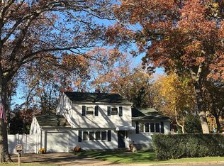 660 Locust Ave, Bohemia, NY 11716