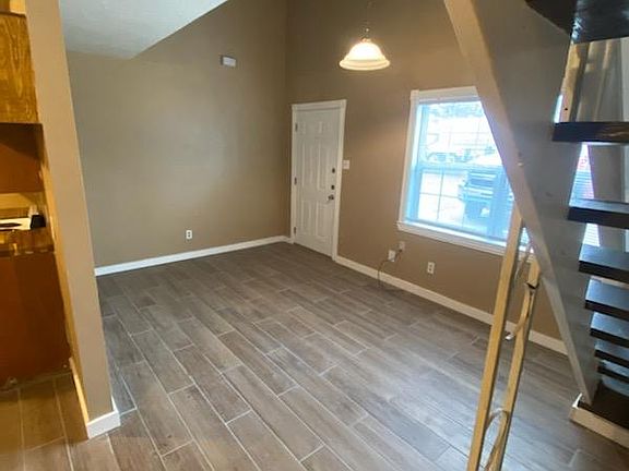 2nd image of 3843 Glenda Ave APT 13