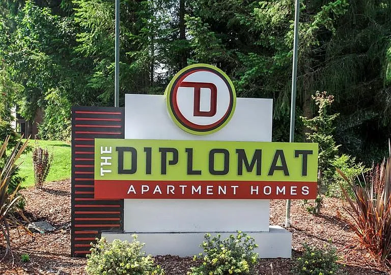 The Diplomat — Photo 16